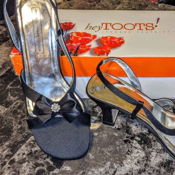 BNIB. Hey TOOTS! Black heels - Picture 6 of 6